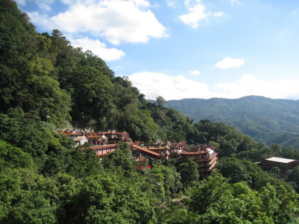 小百岳NO.29 苗栗獅頭山。獅山古道 茶園坪步道。峨眉湖環湖步道〔苗栗〕貓狸山公園 功維敘隧道封面圖