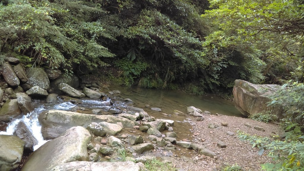 滑瀑岩洞、溪水清澈的基隆暖東峽谷步道_974281