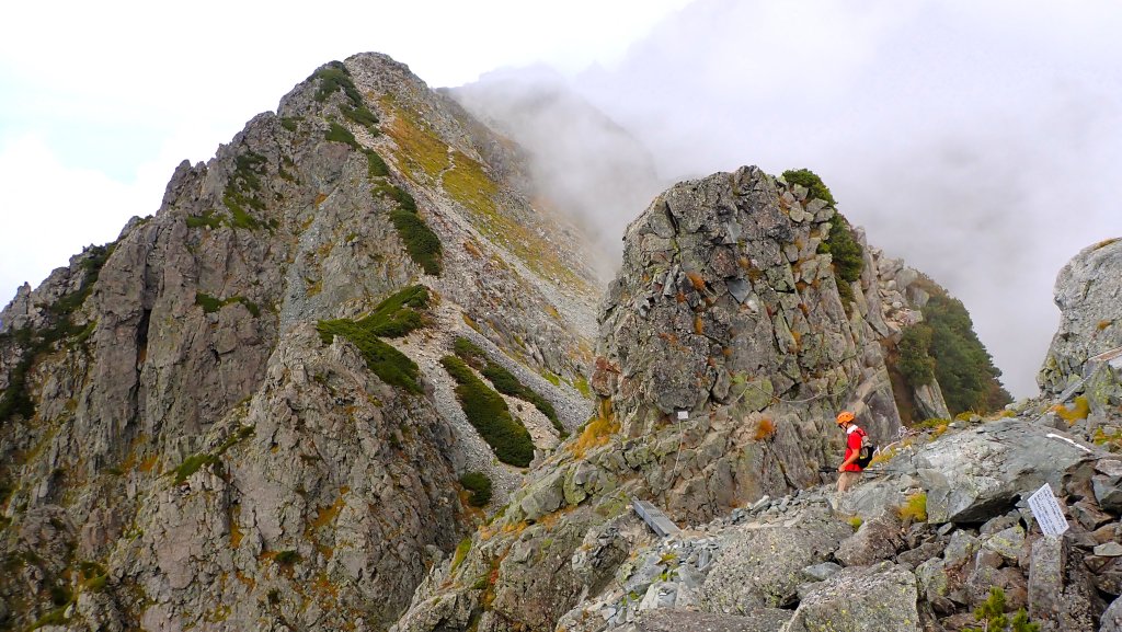 走在上帝翻落的調色盤上日本劍岳與立山連峰的山遊記_2954142