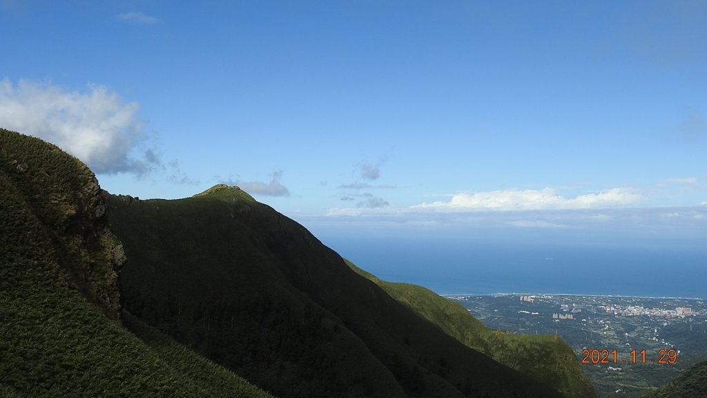 秋高氣爽芒花季再度陽明山天際線-七星山主東峰+大屯山主南西峰向天面天山O型+小觀音山主西南峰共10峰_1531048