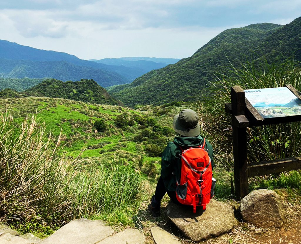 走遍陽明山：擎天崗系｜景遠心自闊，潺潺溪水聲洗去一身憂封面圖