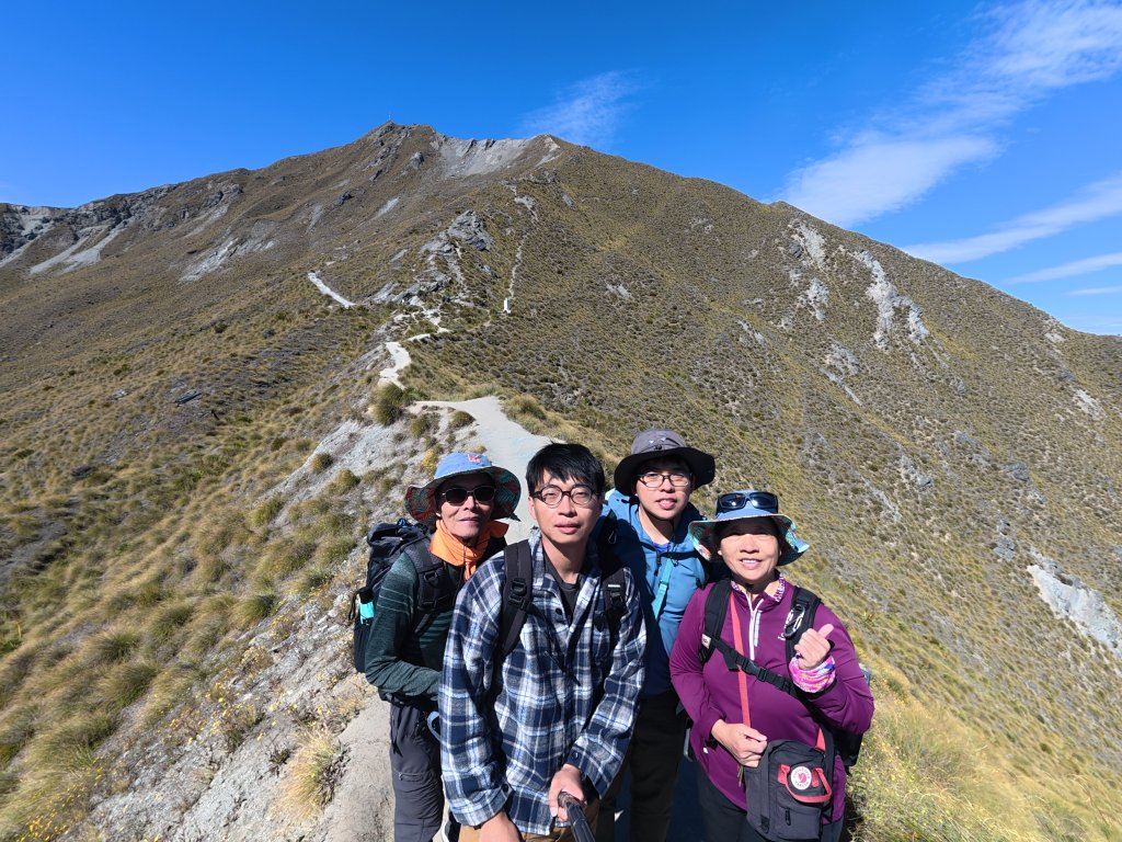 紐西蘭之旅-羅伊峰（Roy Peak ）Hiking 2025.1.28封面圖