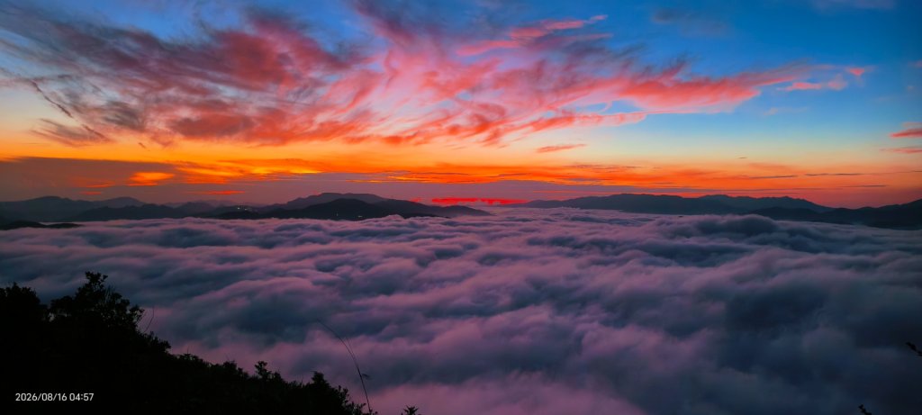 #石碇後山 #火燒雲 #日出 #雲海 8/16封面圖