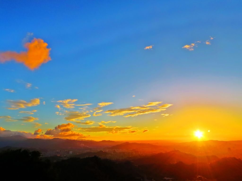 拇指山夕照、九五峰夜景_132784