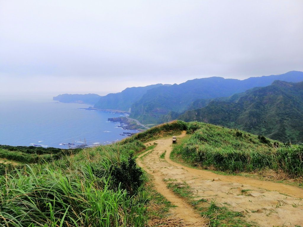 盡攬山海景迷人景緻。南子吝登山步道封面圖