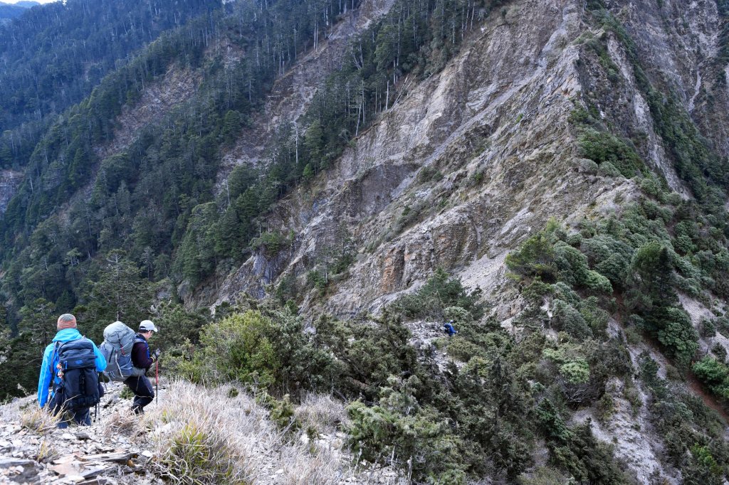 干卓萬群峰下武界_957682