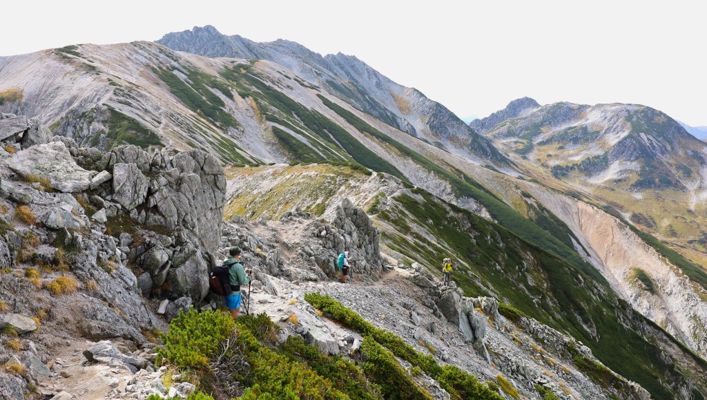 走在上帝翻落的調色盤上日本劍岳與立山連峰的山遊記_2954102