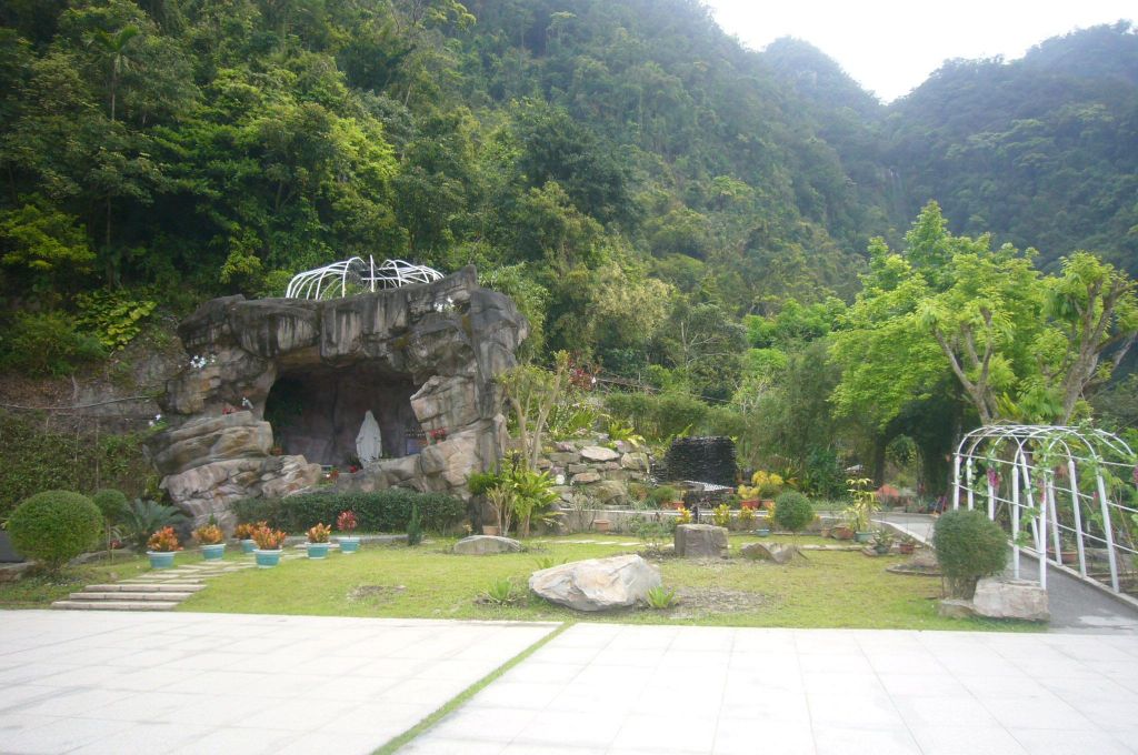 礁溪五峰旗瀑布聖母山莊步道_297885