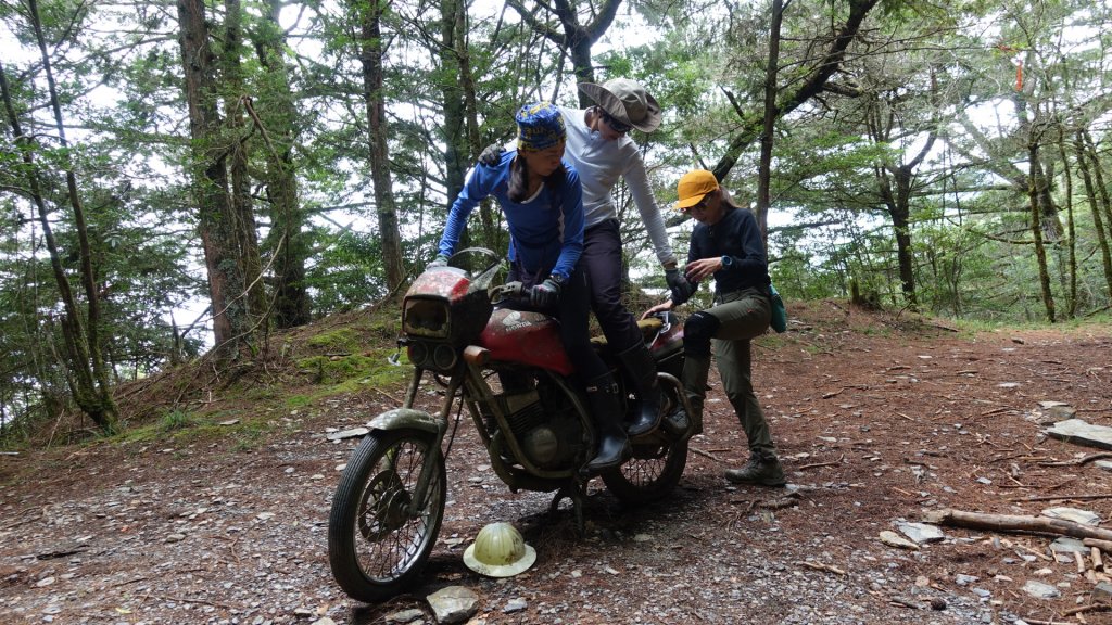 雙龍林道上巒安堂西巒大山_1778750