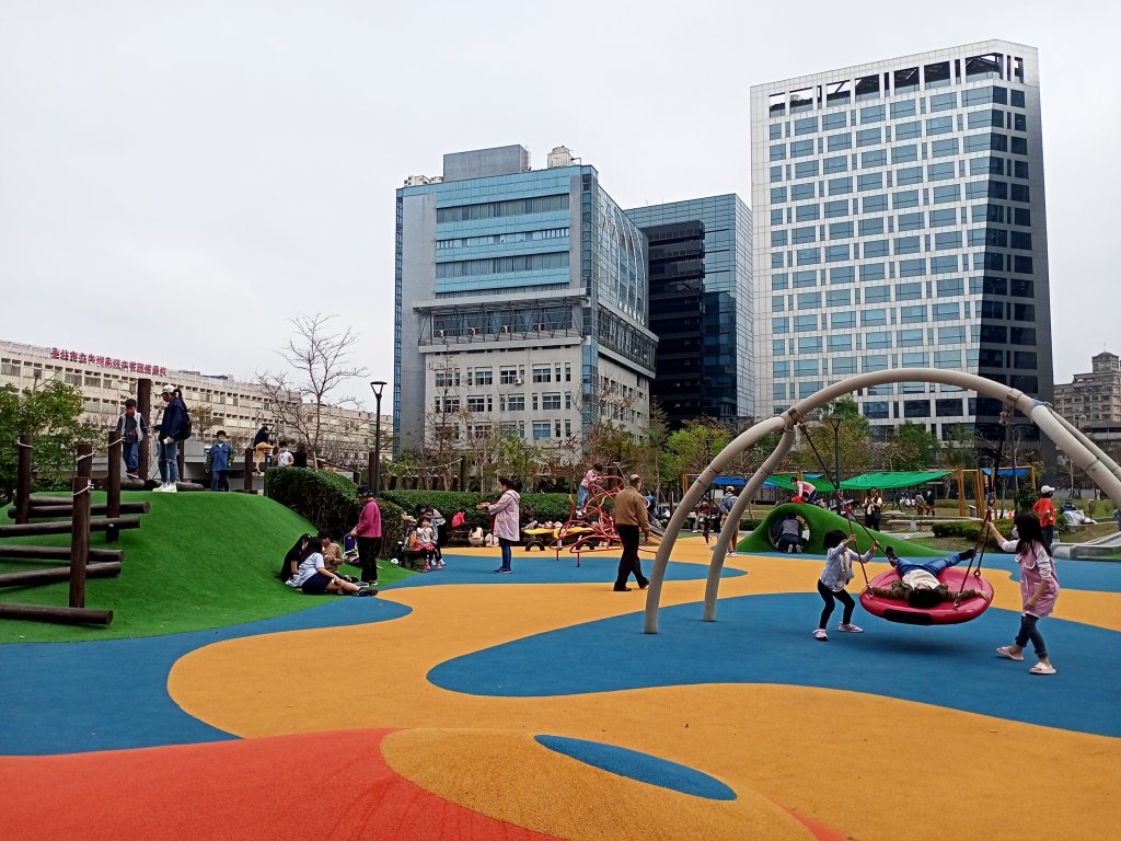春暖花開的內湖文德三號公園、瑞陽公園、大港墘公園【齊心鞋力向前走】封面圖