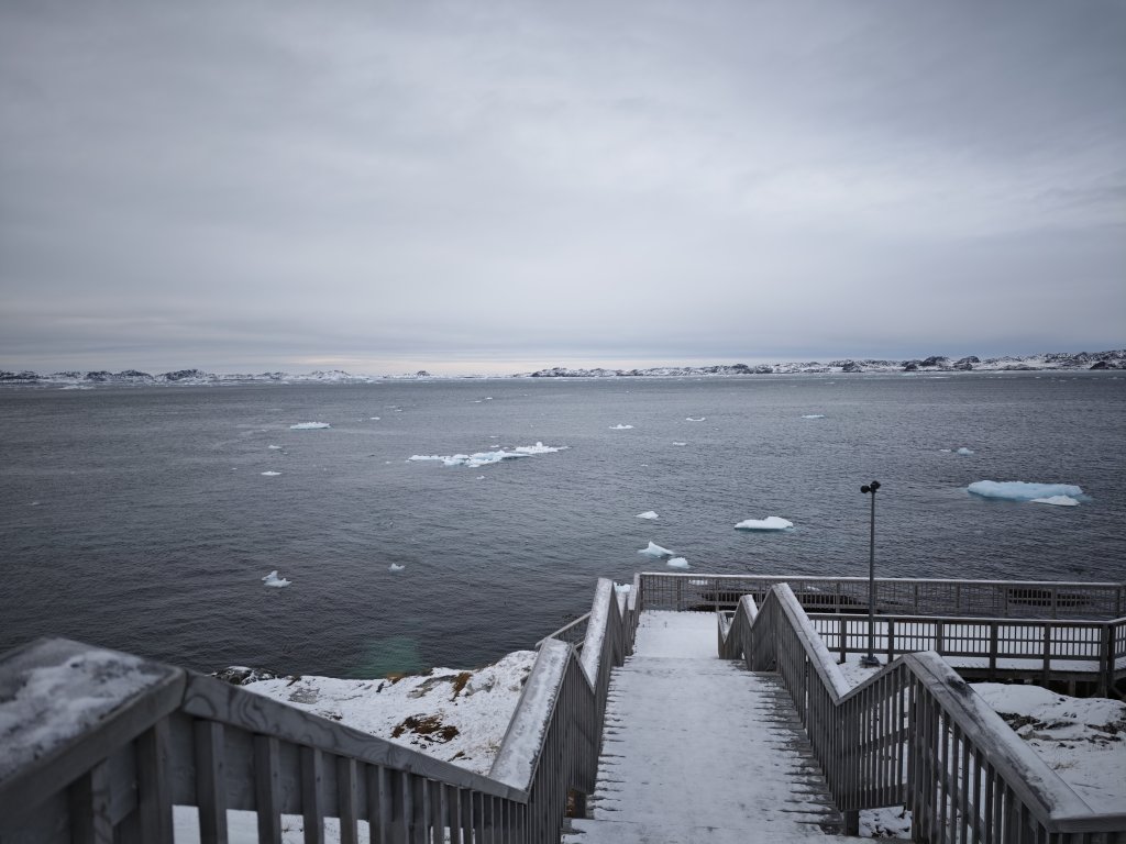 [紐約馬之行-27] 2025_1105 努克濱海木棧道(Nuuk Boardwalk)-下_2947633