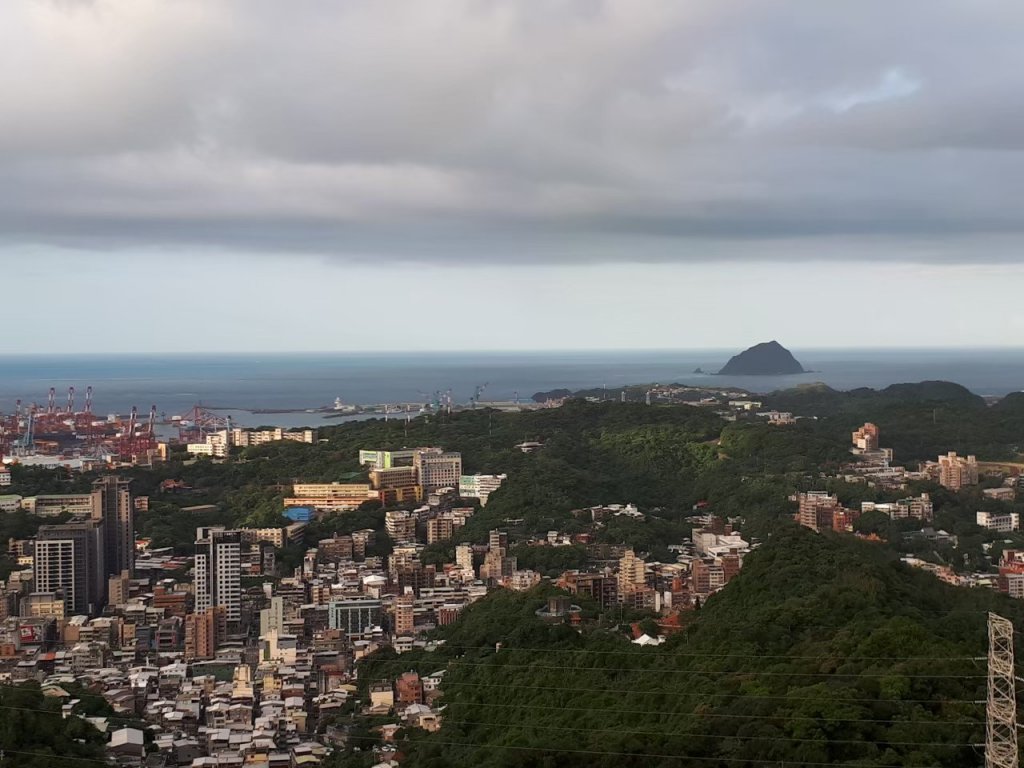 紅淡山封面圖