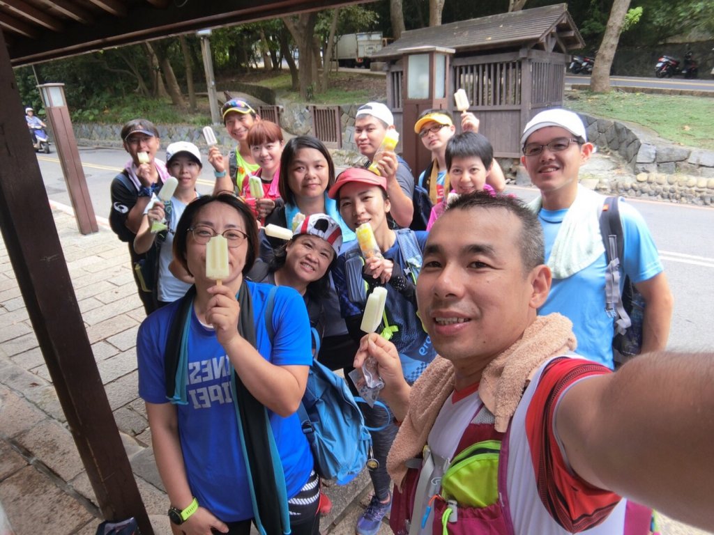 軍艦岩吃吃喝喝爬山趣_633100