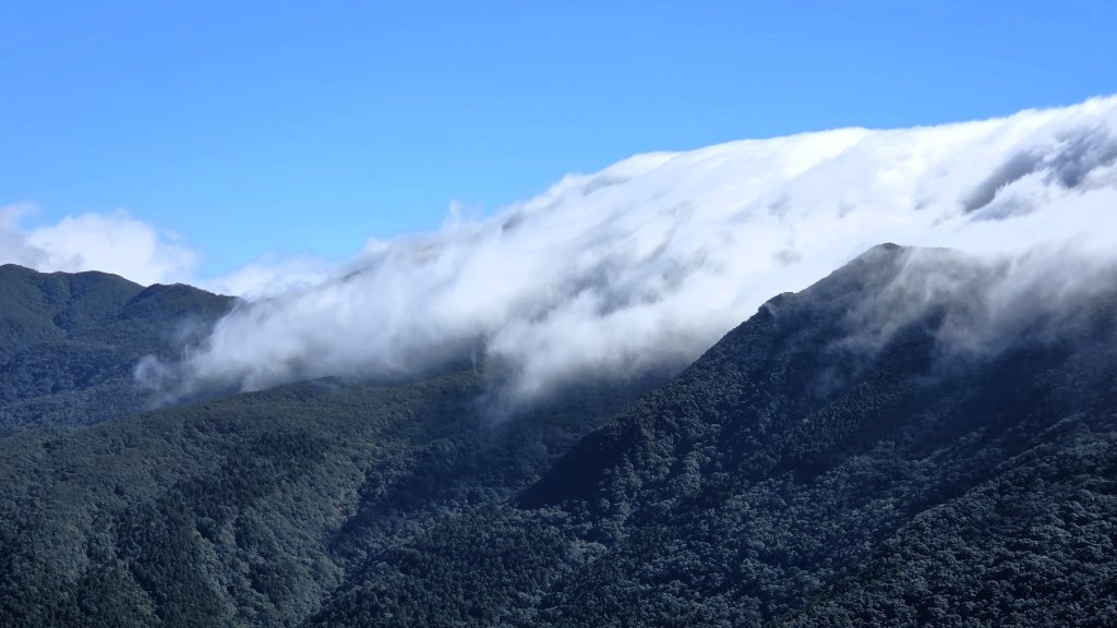 東北季風起遊走雲瀑和山毛櫸間的啦卡山與北插天山登山行_2951095