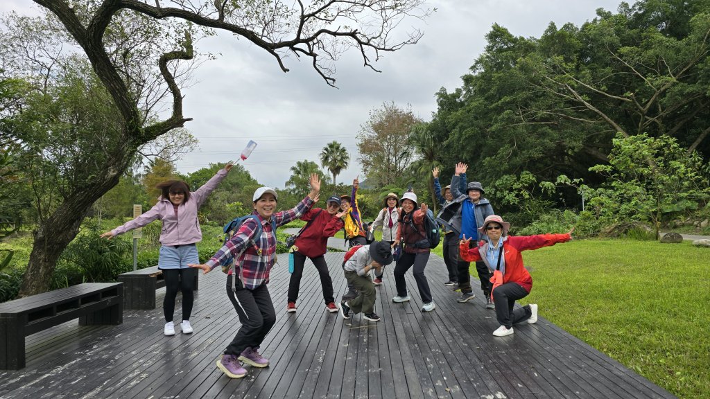 2024月眉落羽松季絕美登場，季節限定，免入園費免停車費，怎麼拍都美，不用出國就能拍繽紛大景。封面圖