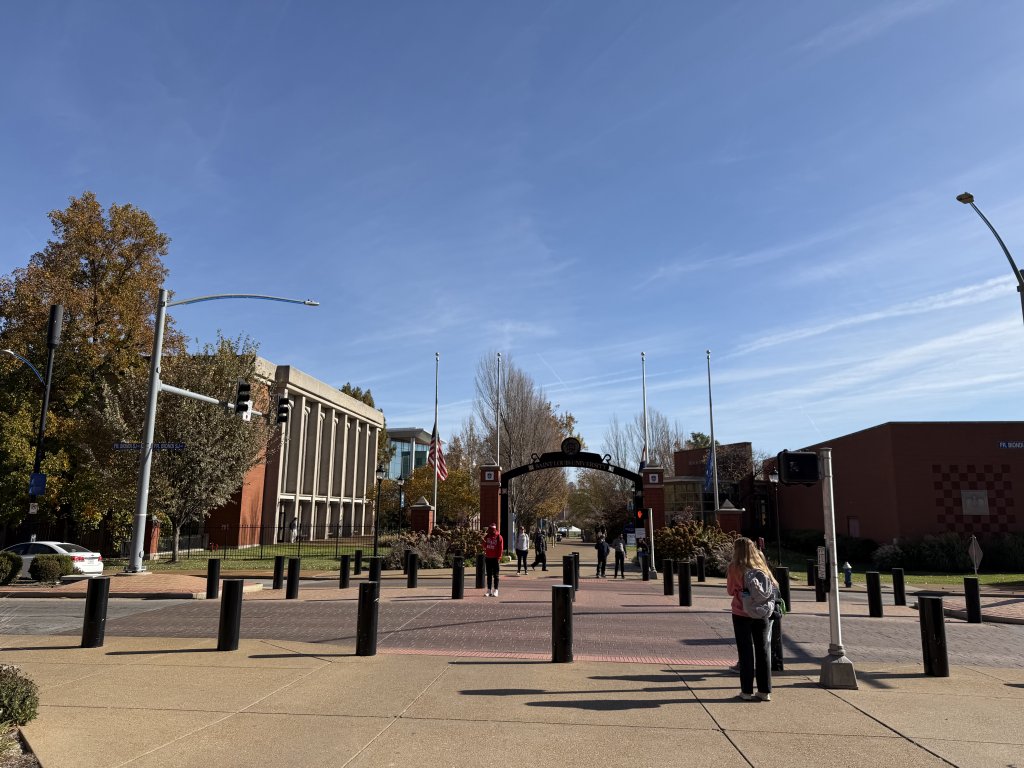 [紐約馬之行-52] 2025_1112 聖路易斯大學_2953352