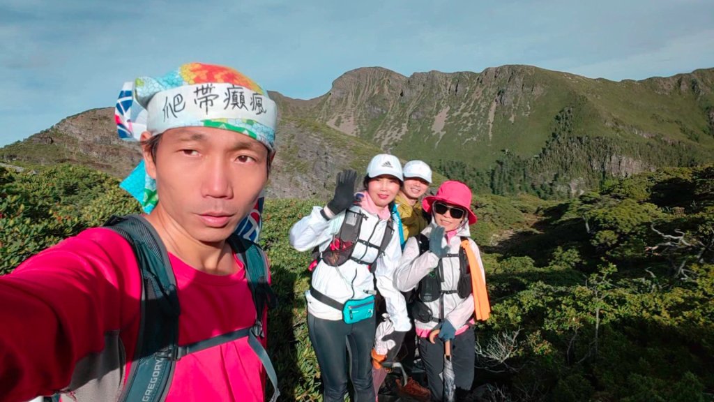 雪山主東北甘木林山下翠池2025年6月22日封面圖