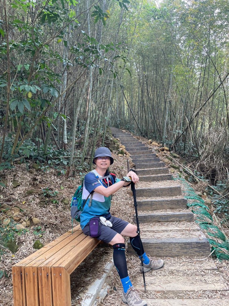 230416-小百岳#057 梨子腳山。18禁-竟能在茶樹上偶遇黑線黃尺蛾。美美兔O繞走成8字。_2117329
