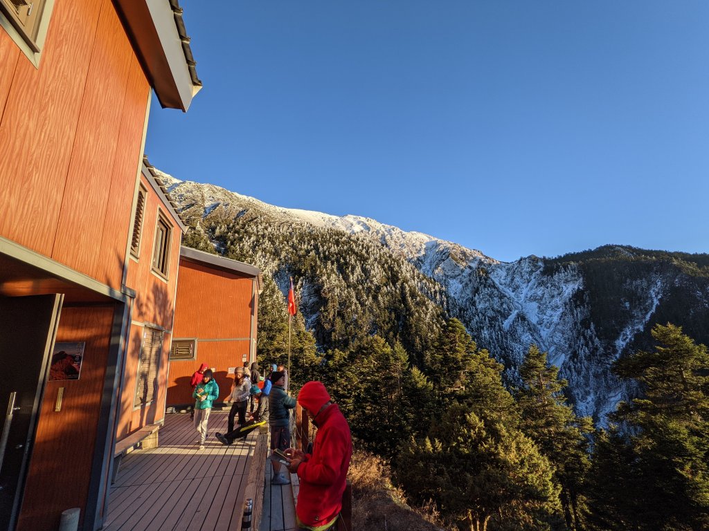 玉山北峰氣象站眺望雪白玉山_1313009