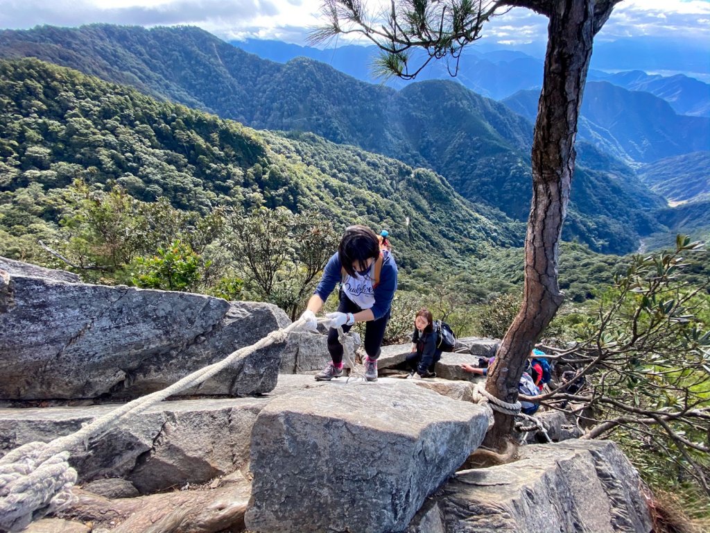 五訪台中鳶嘴山：拉繩挑戰陡峭岩壁_785413