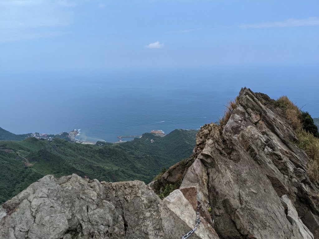 劍龍稜無耳茶壺山封面圖