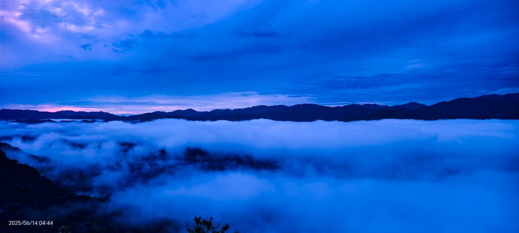 跟著雲海達人山友追雲趣 #琉璃光 #雲海流瀑 #日出雲海 #火燒雲 6/10_2811477