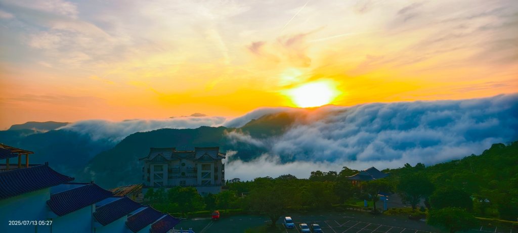 跟著雲海達人山友追雲趣 #月光雲海 #曙光雲海 #日出雲瀑 7/13_2835036