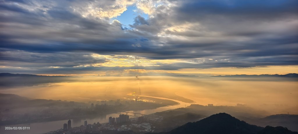 #觀音山 #日出 #雲海  #琉璃光 #斜射光 2/5&6_2993316