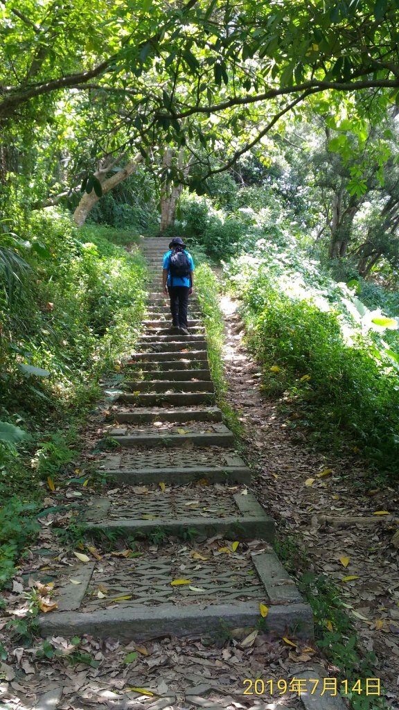 小百岳行~三汀山、碑頭山－女兒幸福陪伴封面圖