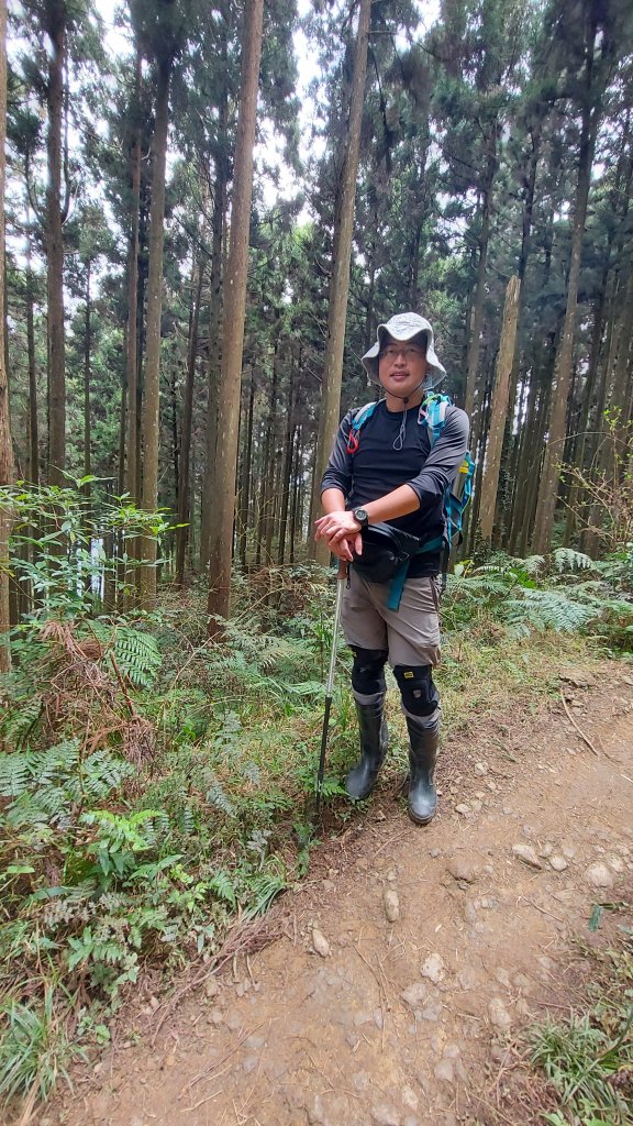 111/03/13新竹五峰天際線：鵝公髻山(第一登山口上、山上人家下)_1649562