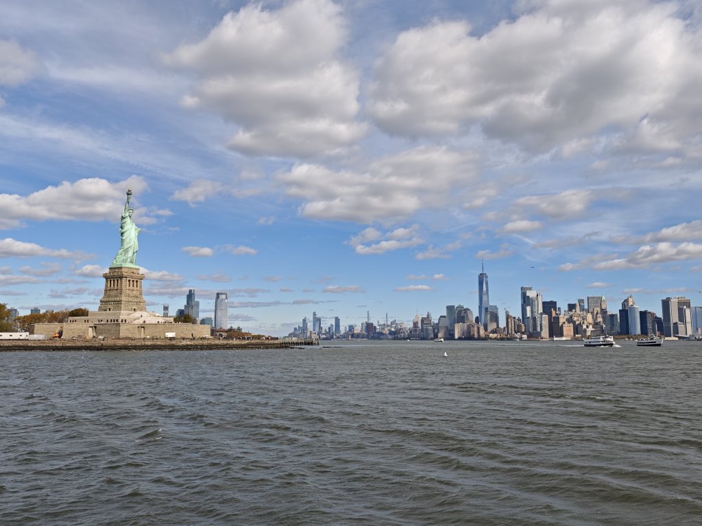 [紐約馬之行-06] 2025_1101 船上看自由女神像_2943877