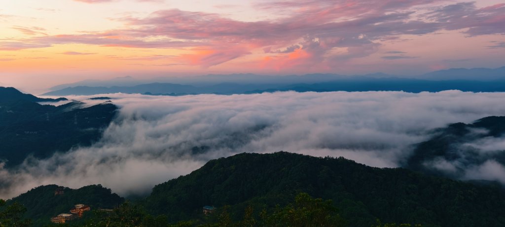 #二格山 #琉璃光 #霞光 #火燒雲 #雲海流瀑 #日出 8/20_2864876