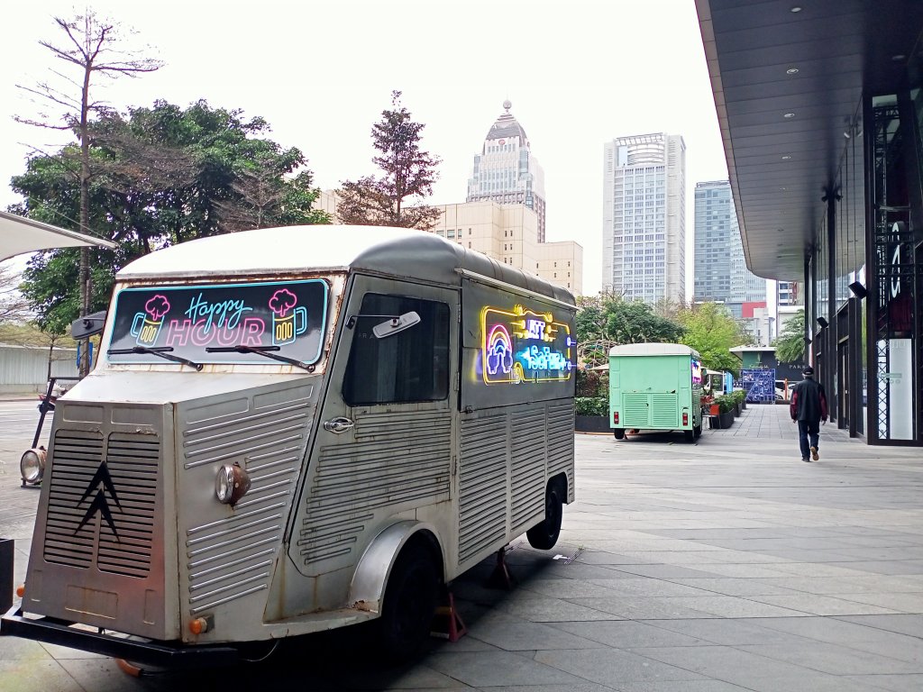 忠孝東路四段&國父紀念館賞花燈、台北信義商圈步道尋寶趣【齊心鞋力，益起行走】_2032118