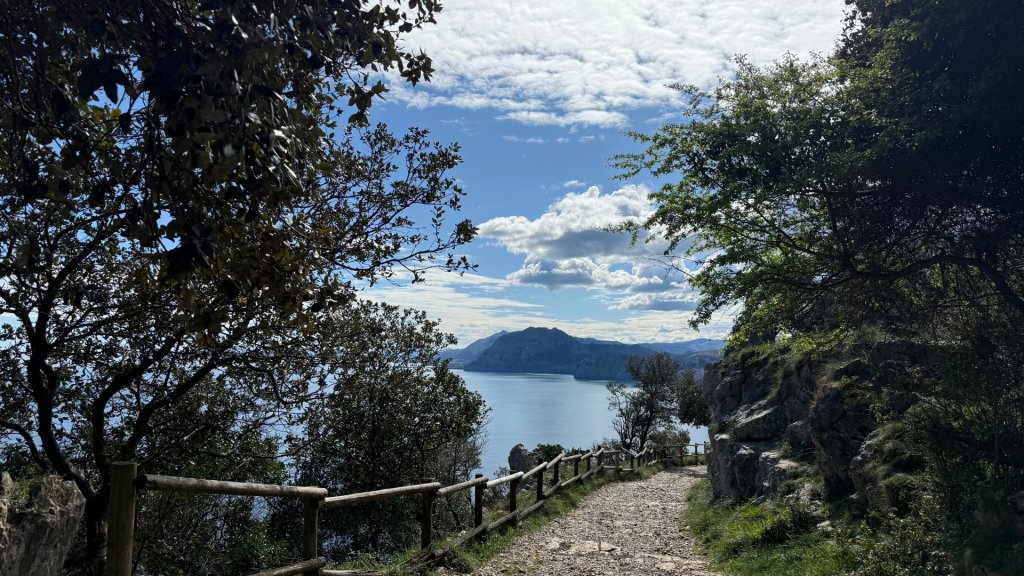 燈塔與懸崖 + 桑托尼亞的布西耶羅峰 🇪🇸 西班牙_2771482