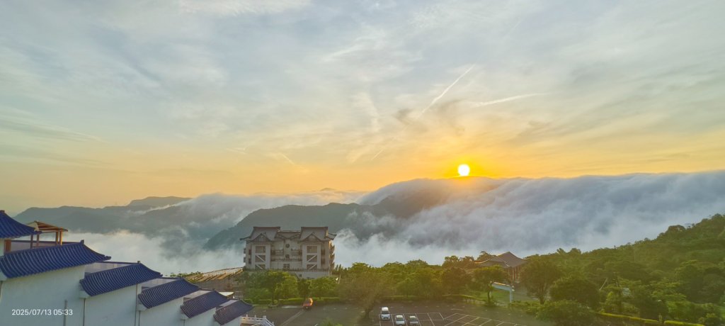 跟著雲海達人山友追雲趣 #月光雲海 #曙光雲海 #日出雲瀑 7/13封面圖