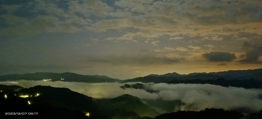 跟著雲海達人山友追雲趣-石碇趴趴走，星空夜景/曙光日出/雲海12/7_2368869