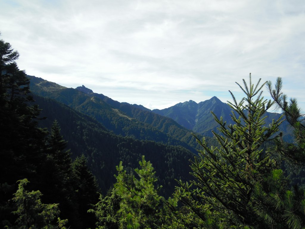 南湖群峰_南湖大山_南湖東峰__南湖北山_審馬陣山_多加屯山20140827_1960068