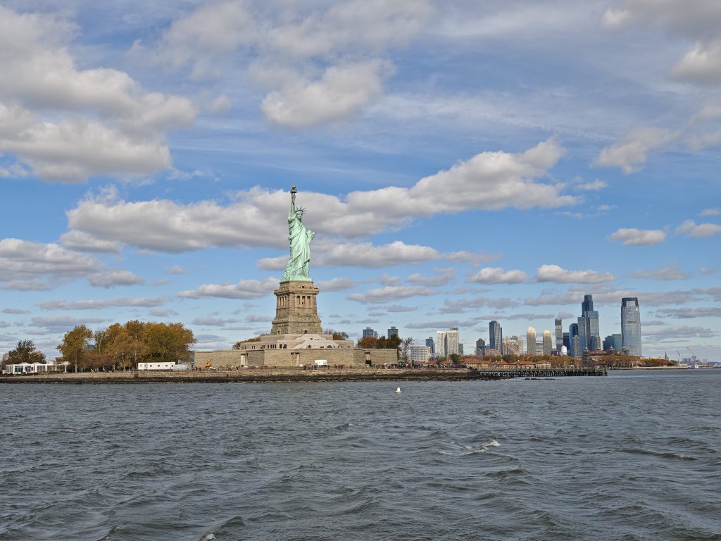 [紐約馬之行-06] 2025_1101 船上看自由女神像_2943879