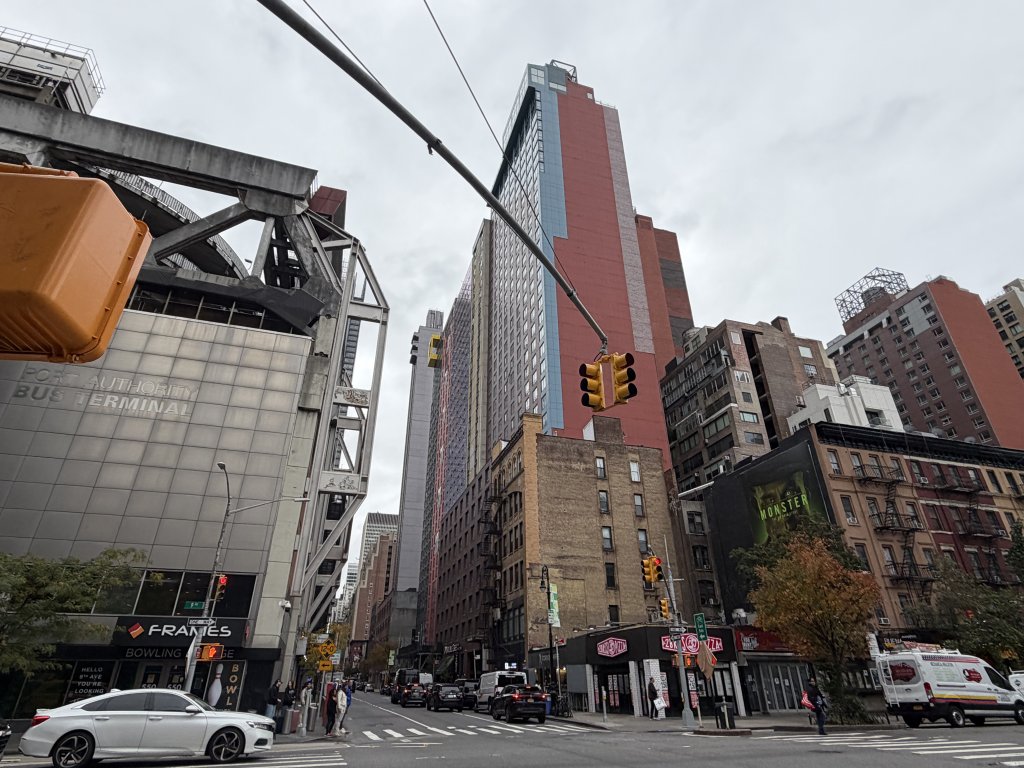 [紐約馬之行-01] 2025_1031 領紐約馬拉松物資_2940510