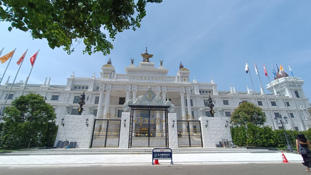 大林佐登妮斯城堡封面圖