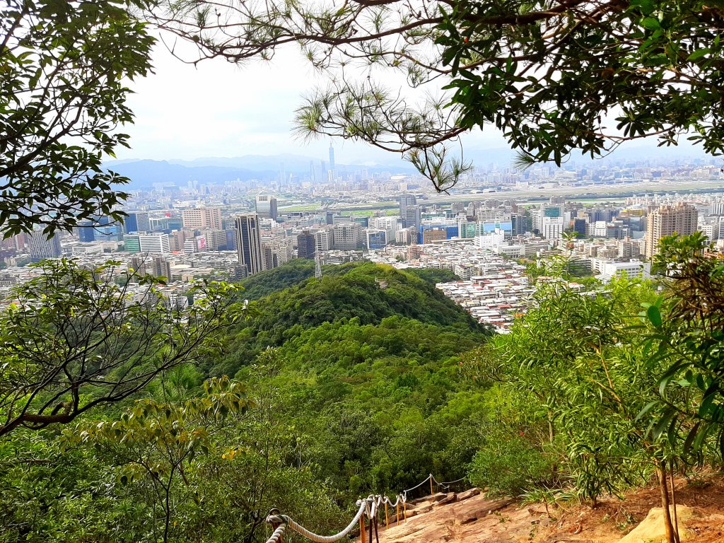 環台步道馬拉松之金面山、軍鑑岩_1920025