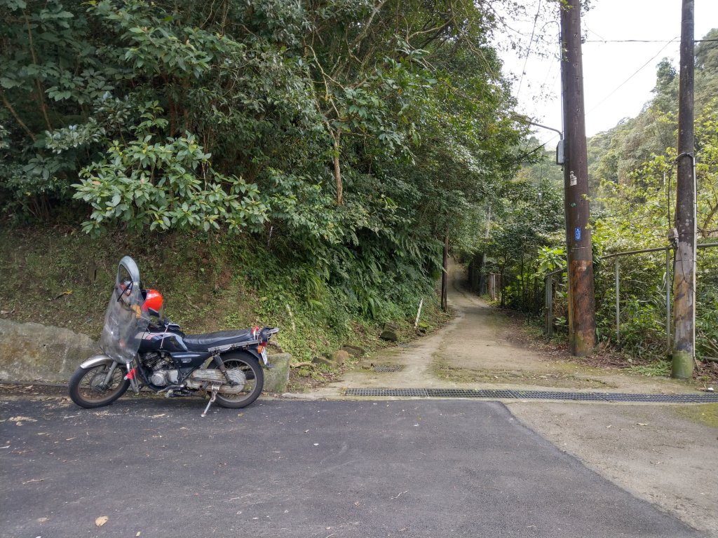 草湳登二格山(小百岳)經猴山岳下指南宮_820022