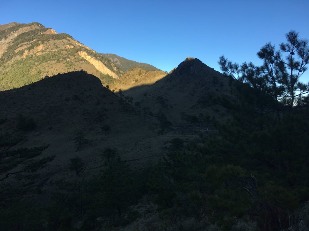 八通關山、八通關山西峰、秀姑巒山_526243