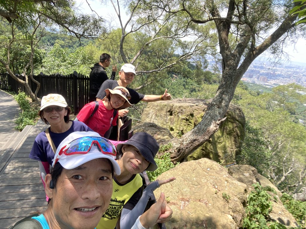 《夏日大坑同行記｜10號步道登稜線，與家人感受山風與人情味》_2926353