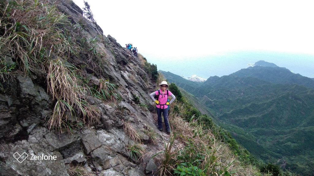 1090926劍龍鋸齒半屏茶壺山連走7H_1111355