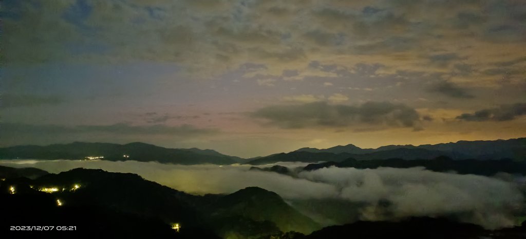 跟著雲海達人山友追雲趣-石碇趴趴走，星空夜景/曙光日出/雲海12/7_2368871