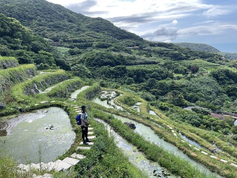 阿里磅,青山瀑布連走百年梯田封面圖