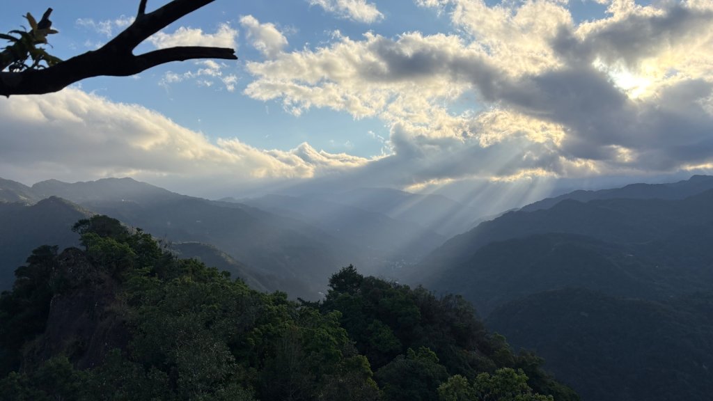 小獨立峰封面圖