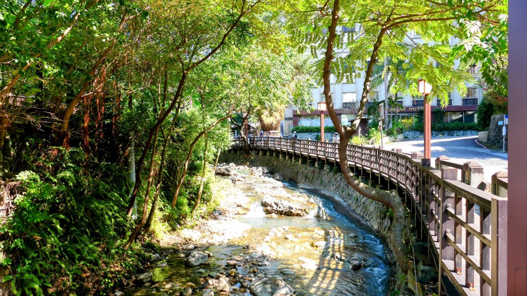 《蝶戀花・善光寺禪門櫻花》_2709753