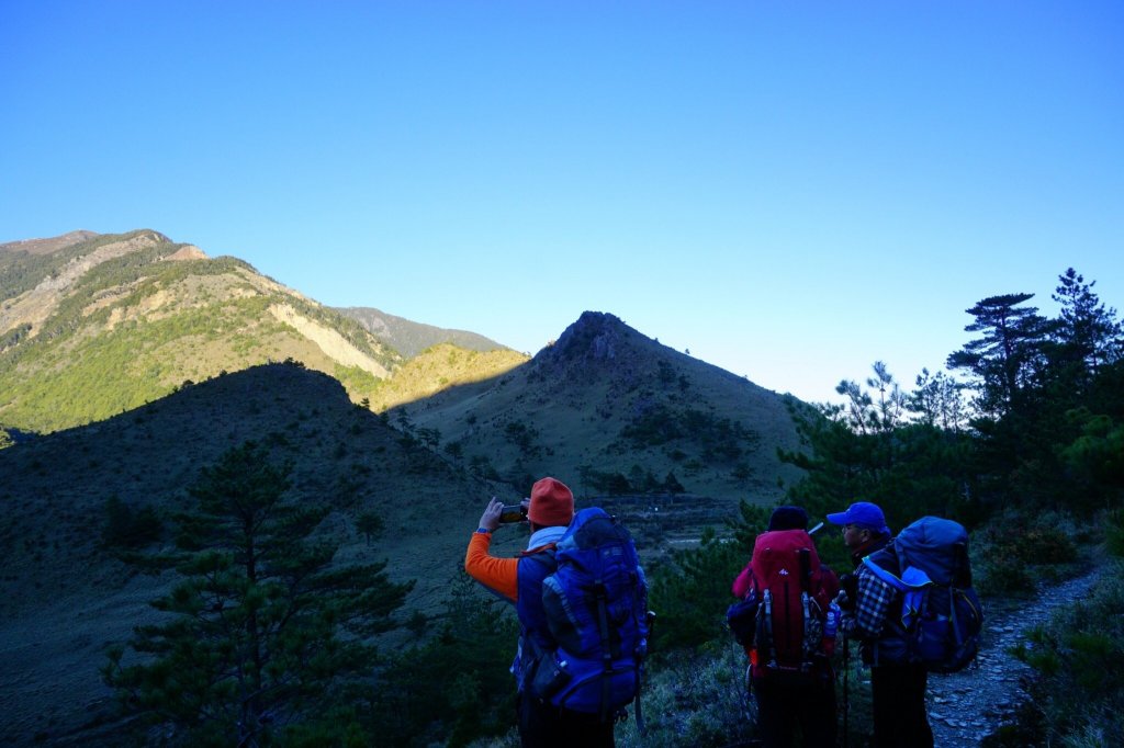 八通關山、八通關山西峰、秀姑巒山_526426